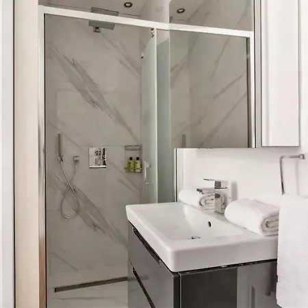 2 Bedroom Musee Du Louvre Bouloi Apartment